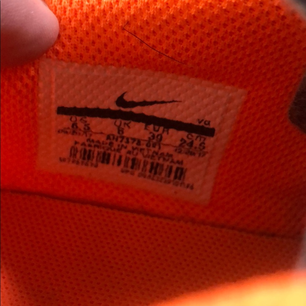 Cleats - Picture 5 of 5